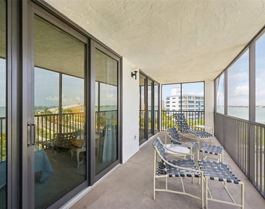 11 Sunset Drive - Photo Thumbnail 45