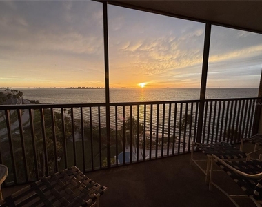 11 Sunset Drive - Photo Thumbnail 8