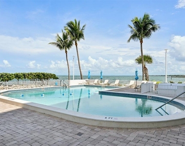 11 Sunset Drive - Photo Thumbnail 64