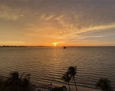 11 Sunset Drive - Photo Thumbnail 3