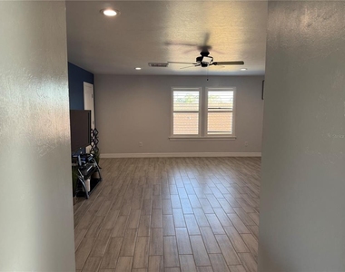 2599 Marton Oak Boulevard - Photo Thumbnail 33