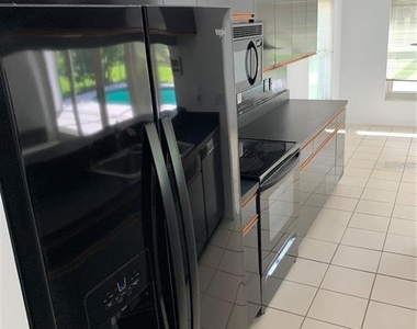 3982 Kingston Drive - Photo Thumbnail 2