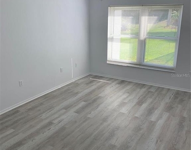 3982 Kingston Drive - Photo Thumbnail 6