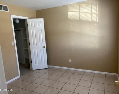 11275 Pebble Hills Boulevard - Photo Thumbnail 5