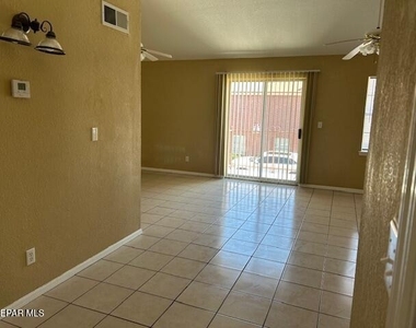 11275 Pebble Hills Boulevard - Photo Thumbnail 8