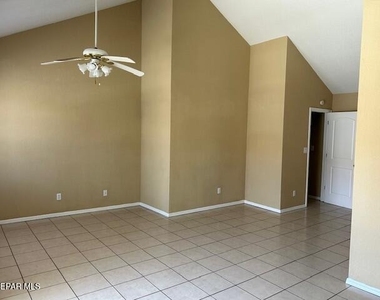 11275 Pebble Hills Boulevard - Photo Thumbnail 9