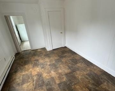 217 Helen Street - Photo Thumbnail 2