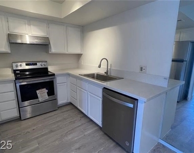 1701 E Katie Avenue - Photo Thumbnail 8