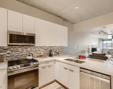 353 E Bonneville Avenue - Photo Thumbnail 6