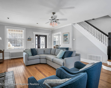 210 8th Avenue - Photo Thumbnail 10