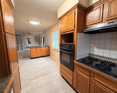 1416 Norwood Drive - Photo Thumbnail 5