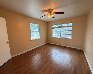 1416 Norwood Drive - Photo Thumbnail 12