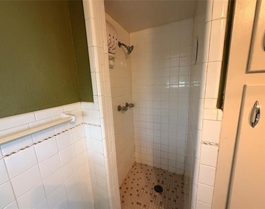 1416 Norwood Drive - Photo Thumbnail 9