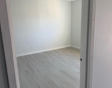 4141 Nw 26th Street - Photo Thumbnail 5