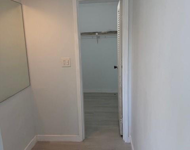4141 Nw 26th Street - Photo Thumbnail 3