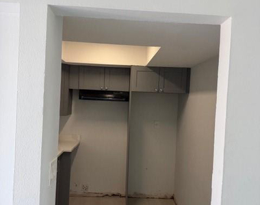 4141 Nw 26th Street - Photo Thumbnail 2