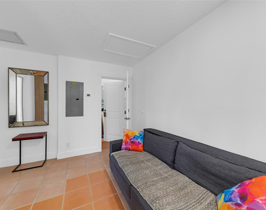 307 N Highland Drive - Photo Thumbnail 18