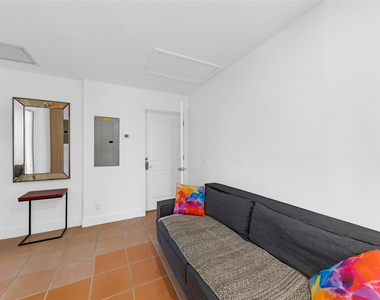 307 N Highland Drive - Photo Thumbnail 17