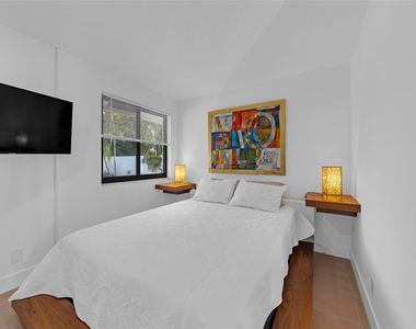 307 N Highland Drive - Photo Thumbnail 15