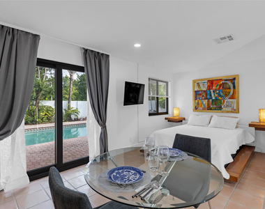 307 N Highland Drive - Photo Thumbnail 11