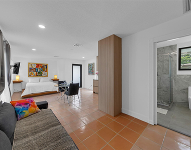 307 N Highland Drive - Photo Thumbnail 16