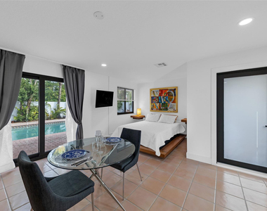307 N Highland Drive - Photo Thumbnail 13