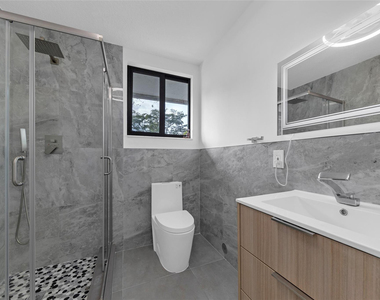 307 N Highland Drive - Photo Thumbnail 5