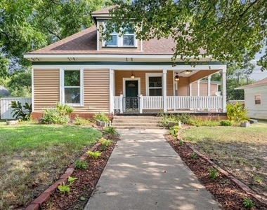 1123 W Gandy Street - Photo Thumbnail 1