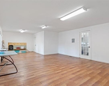 1123 W Gandy Street - Photo Thumbnail 17