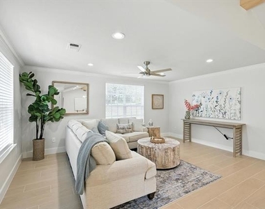 3901 Montecito Drive - Photo Thumbnail 2