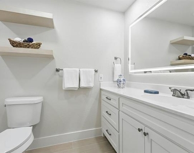 3901 Montecito Drive - Photo Thumbnail 17
