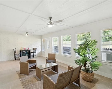 3901 Montecito Drive - Photo Thumbnail 14