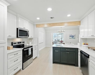 3901 Montecito Drive - Photo Thumbnail 6