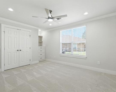 3901 Montecito Drive - Photo Thumbnail 16