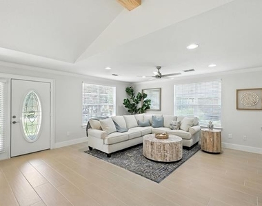 3901 Montecito Drive - Photo Thumbnail 1