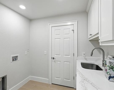 3901 Montecito Drive - Photo Thumbnail 18