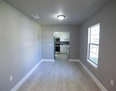 1606 Davis Boulevard - Photo Thumbnail 13