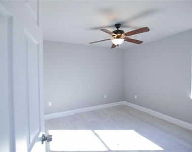1606 Davis Boulevard - Photo Thumbnail 6