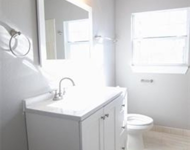 1606 Davis Boulevard - Photo Thumbnail 3