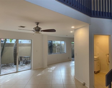 101 Se 15th Avenue - Photo Thumbnail 12