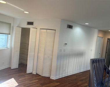 101 Se 15th Avenue - Photo Thumbnail 2