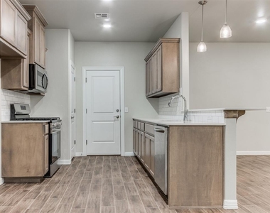 12925 Willow Villas Drive - Photo Thumbnail 14