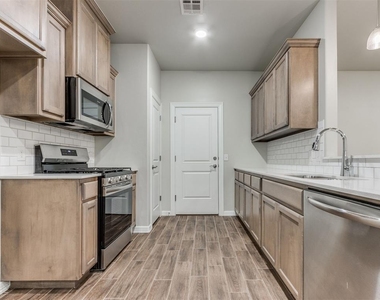 12925 Willow Villas Drive - Photo Thumbnail 16