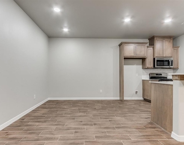 12925 Willow Villas Drive - Photo Thumbnail 9