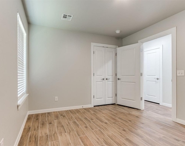 12925 Willow Villas Drive - Photo Thumbnail 21