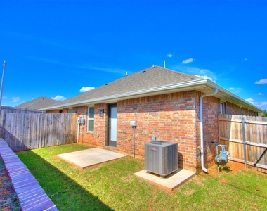 12925 Willow Villas Drive - Photo Thumbnail 4