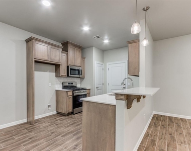 616 Maleah Place - Photo Thumbnail 16