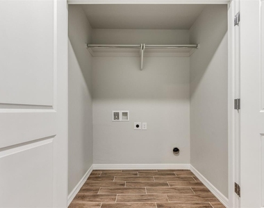616 Maleah Place - Photo Thumbnail 31