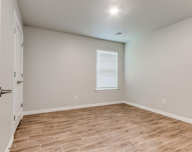 616 Maleah Place - Photo Thumbnail 30