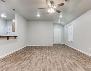 616 Maleah Place - Photo Thumbnail 6